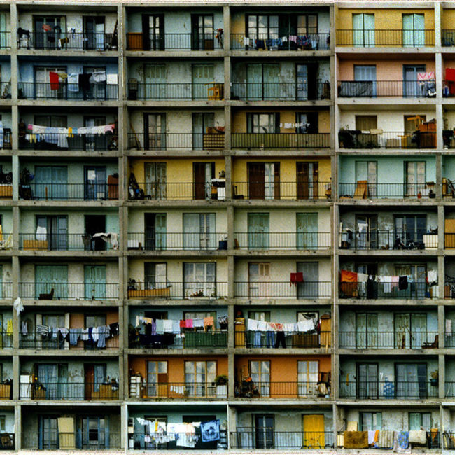 Valérie Jouve - © Sans titre, les façades, 1994
